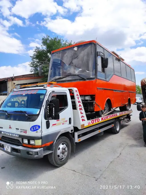 Oto kurtarma ve çekici hizmeti