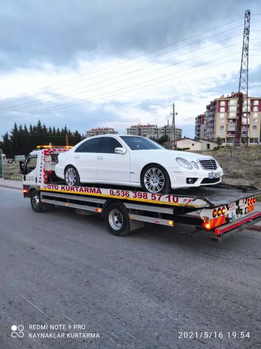 Oto kurtarma ve çekici hizmeti
